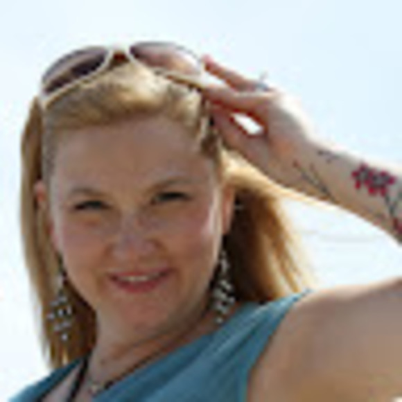 Meet your Posher, Cynthia - Picture 1 of 1